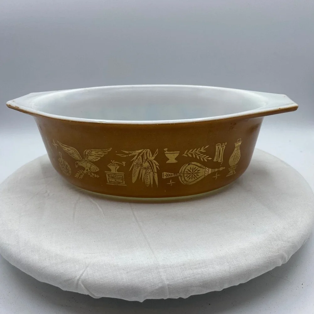 Vintage Pyrex Early American 1.5 QT Oval Casserole 043 Brown Gold Milk Glass USA